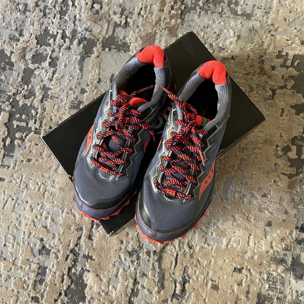 Saucony women’s hiking shoes